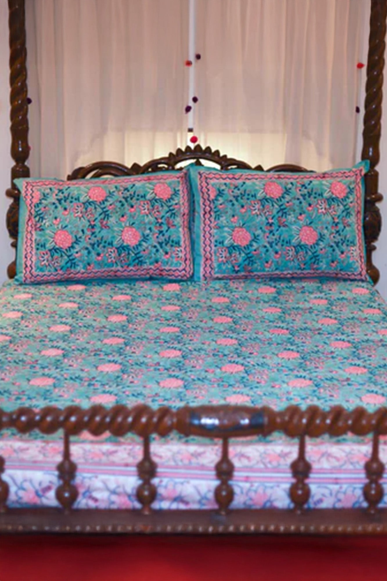 Rose Garden Bed Sheet With Pillow