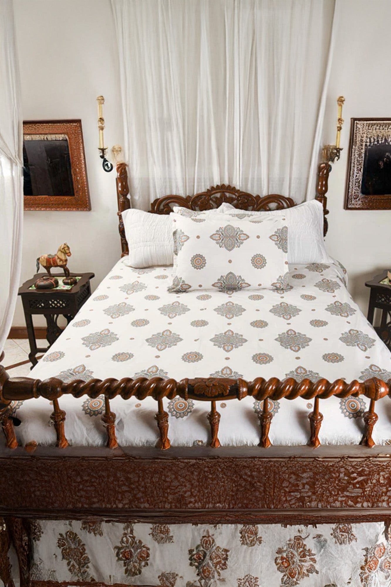 Umaid Mahal Golden Bedsheet