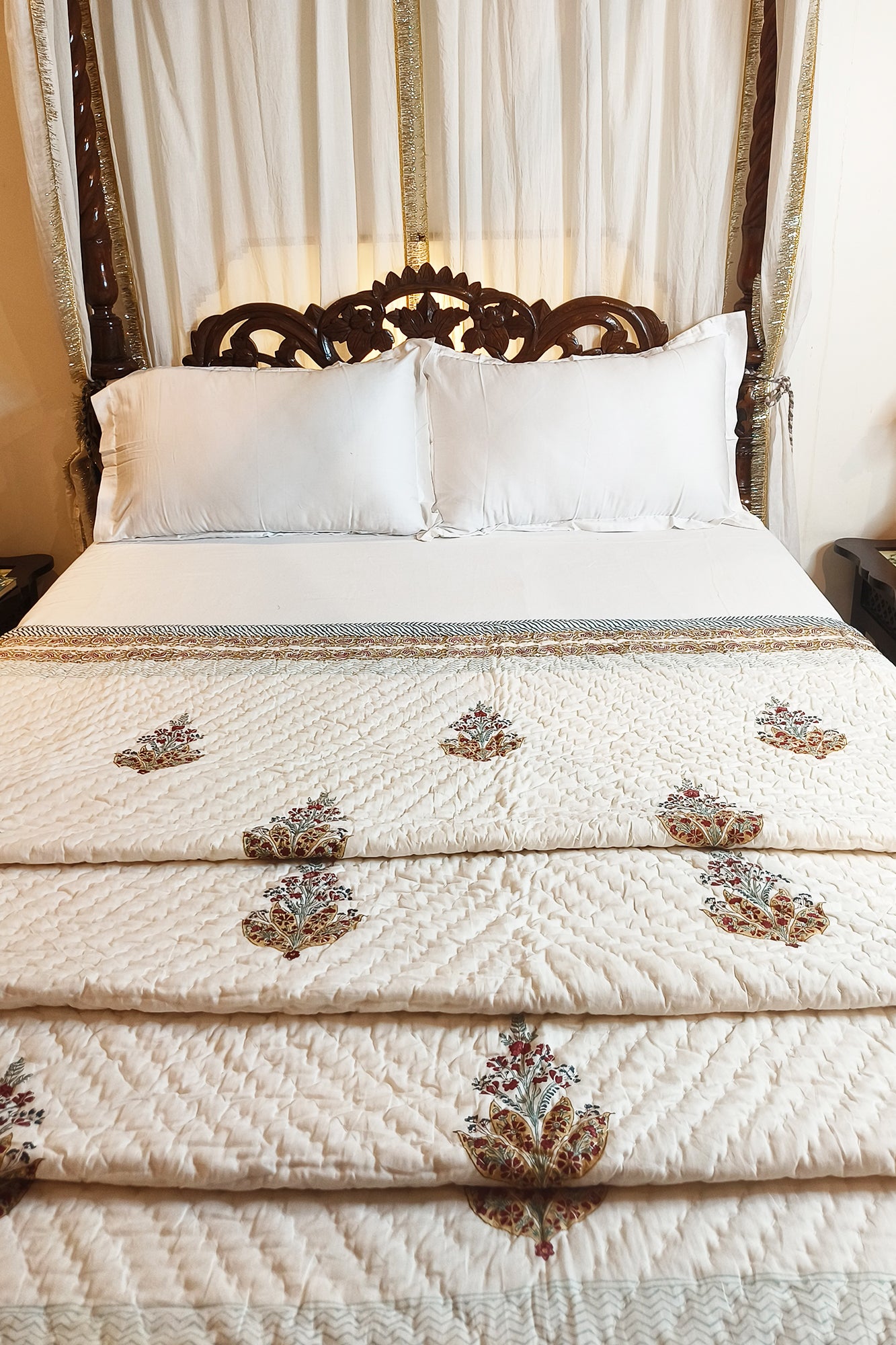 Mughal Aura Razai