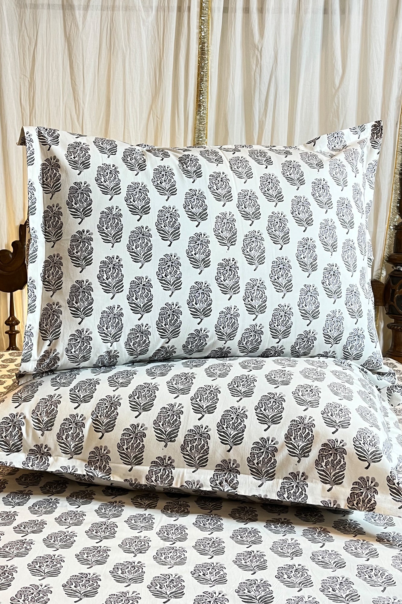 Block Motifs Grey Bed Sheet With Pillow