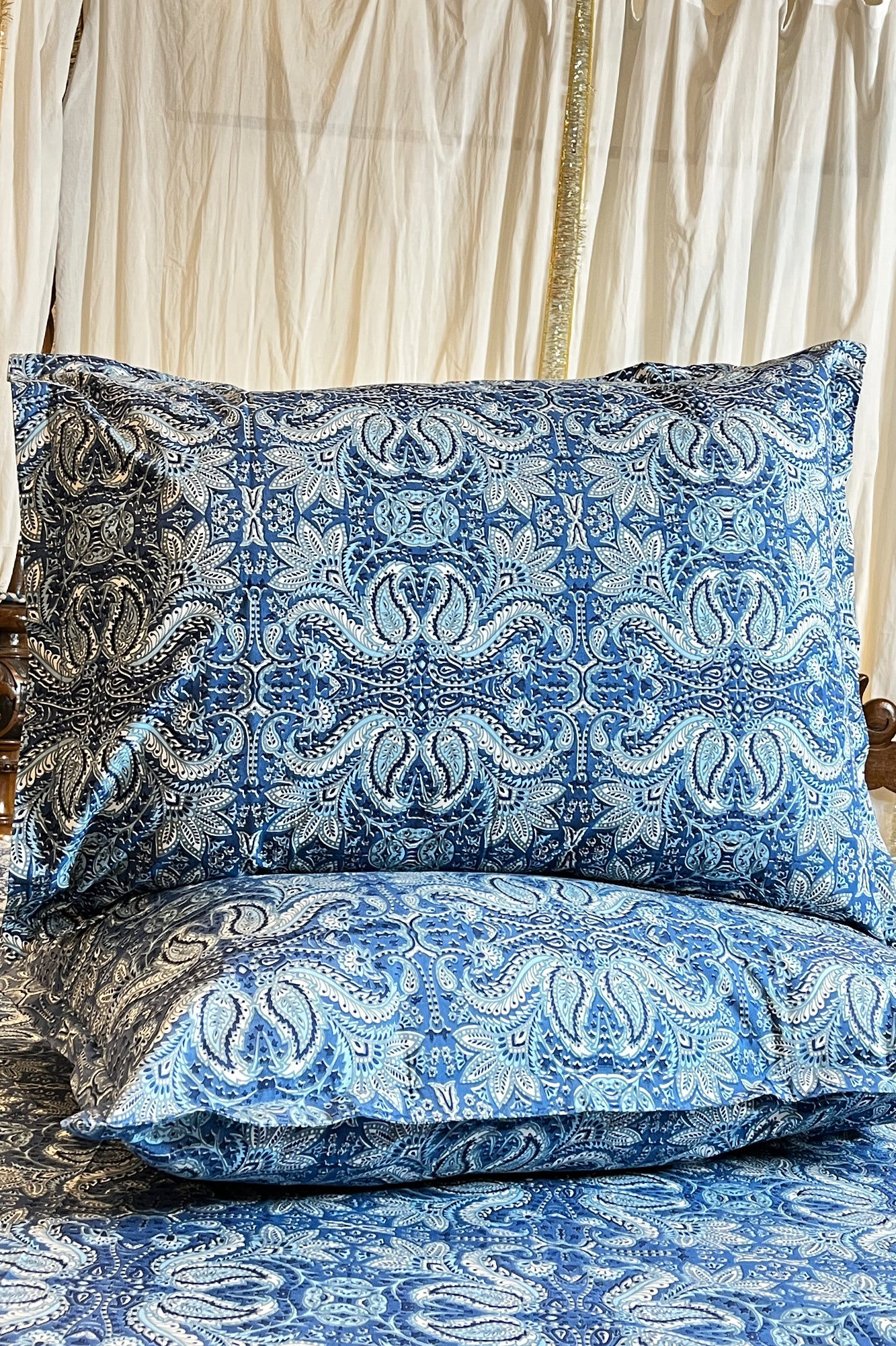 Ocean Blue Bed Sheet With Pillow