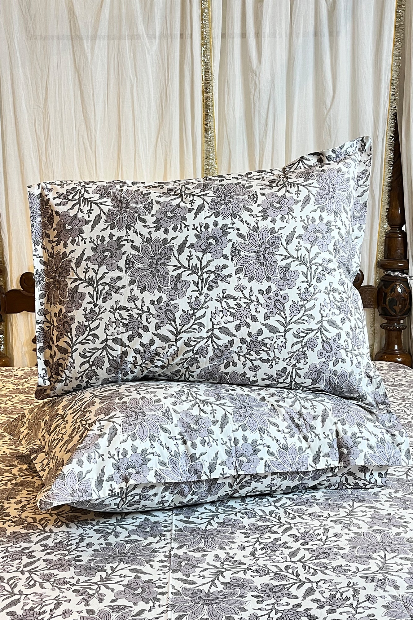 Elegant Grey Bed Sheet With Pillow