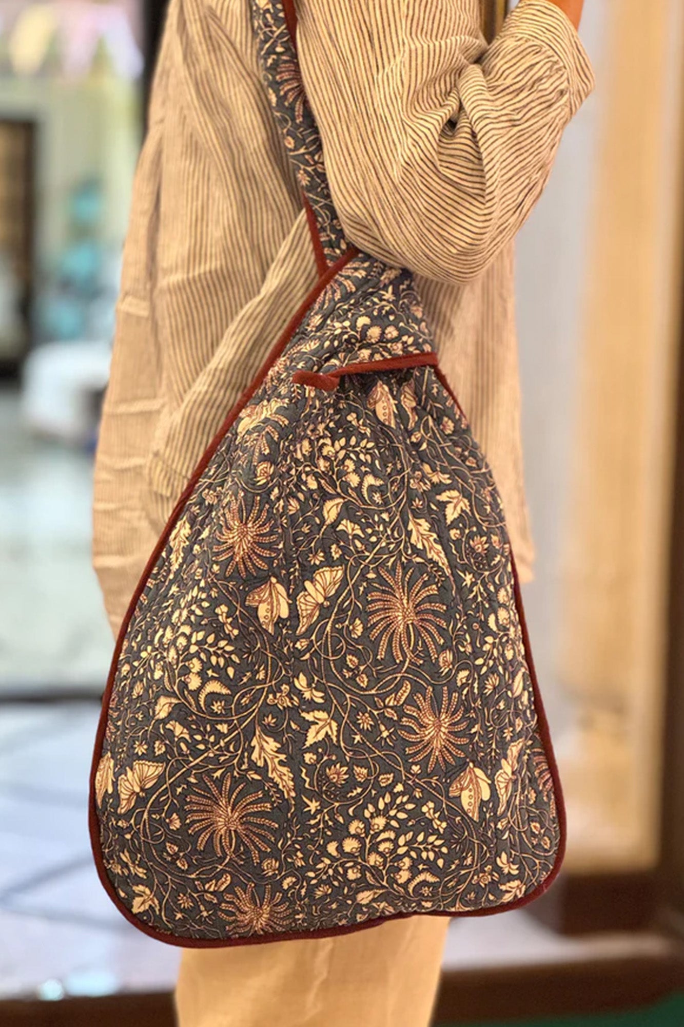 Carnation Blue Knot Bag