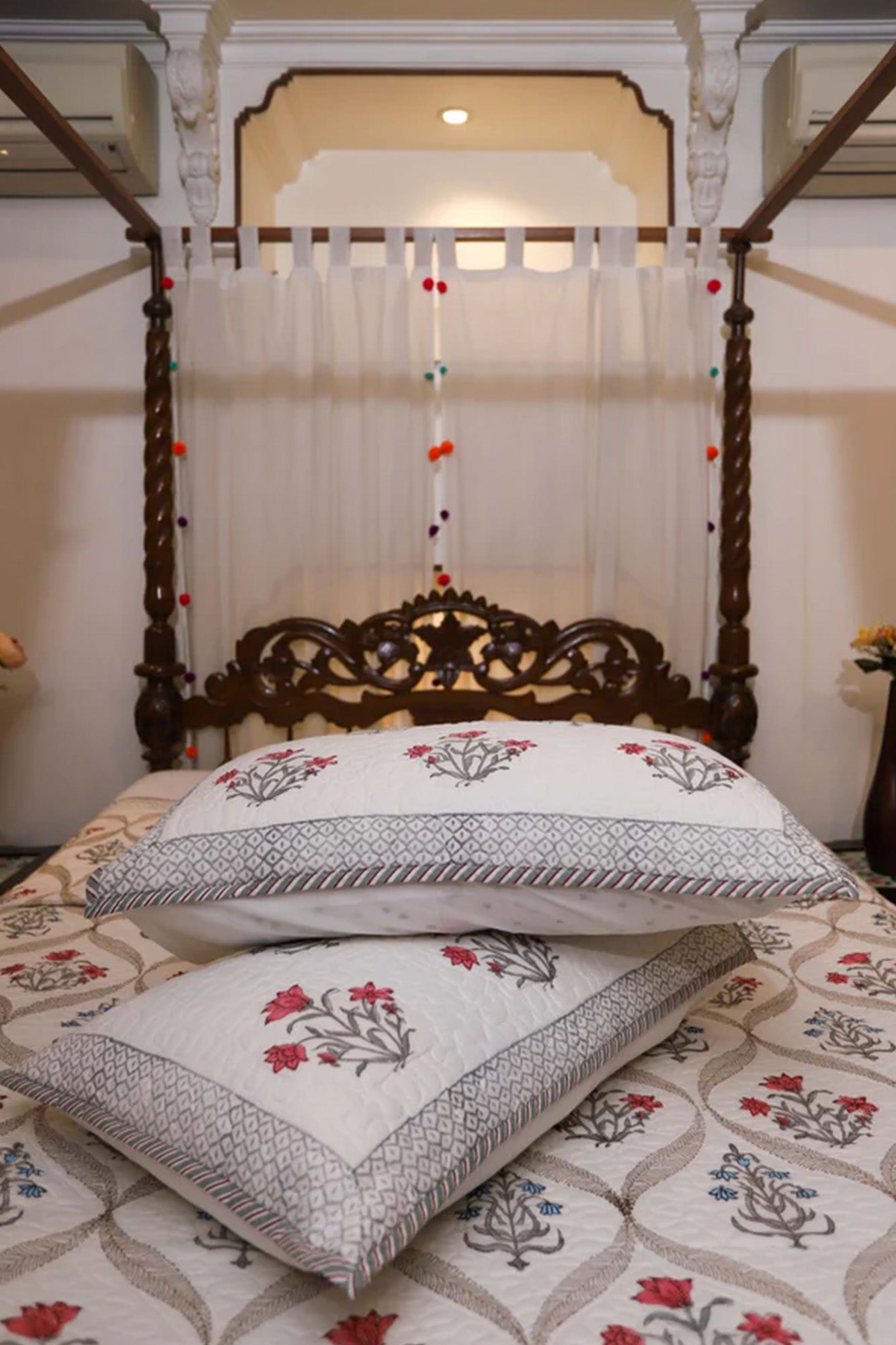 Lily Garden Bed Cover