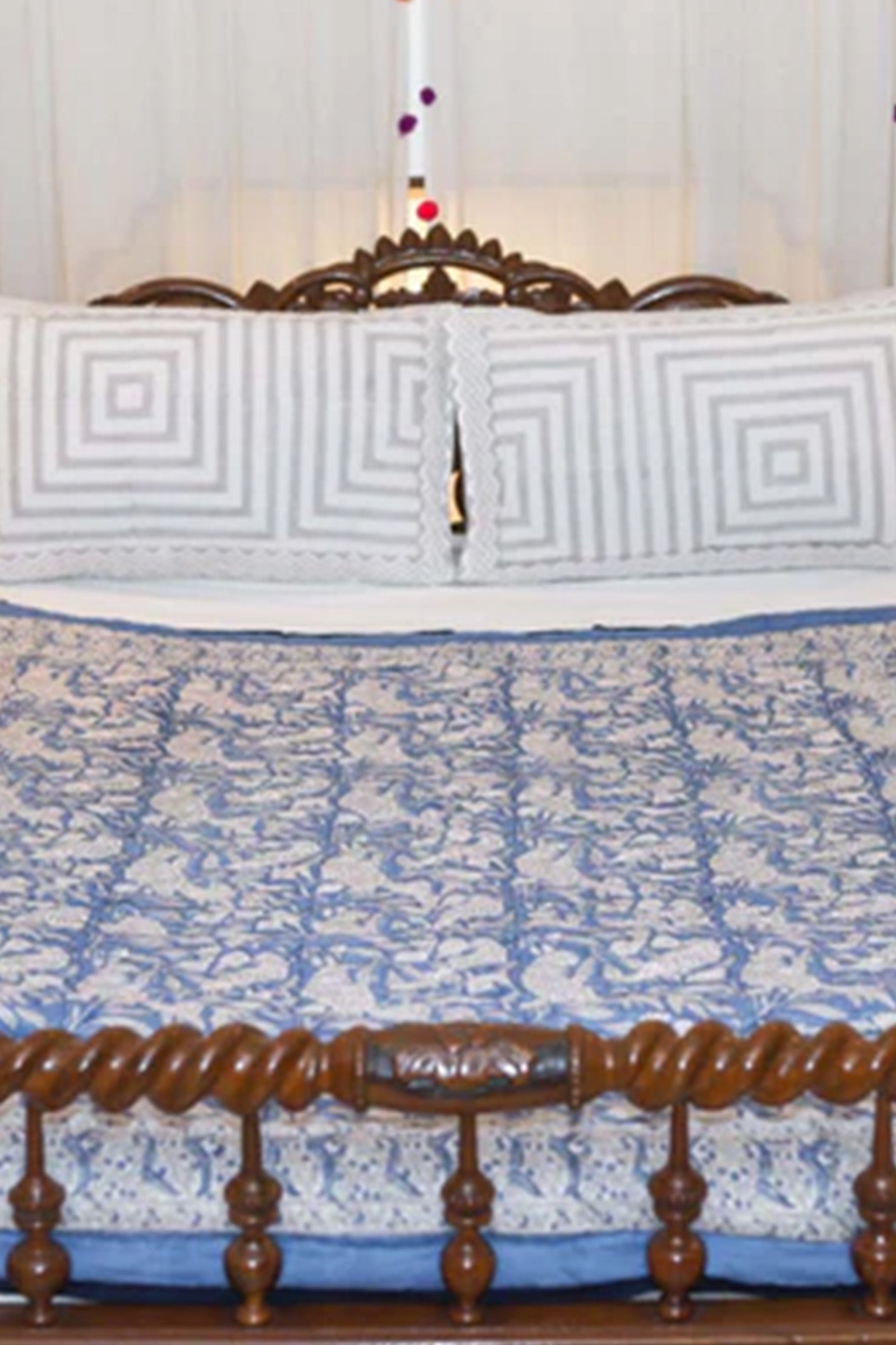 Blue Bird Razai Set of 2