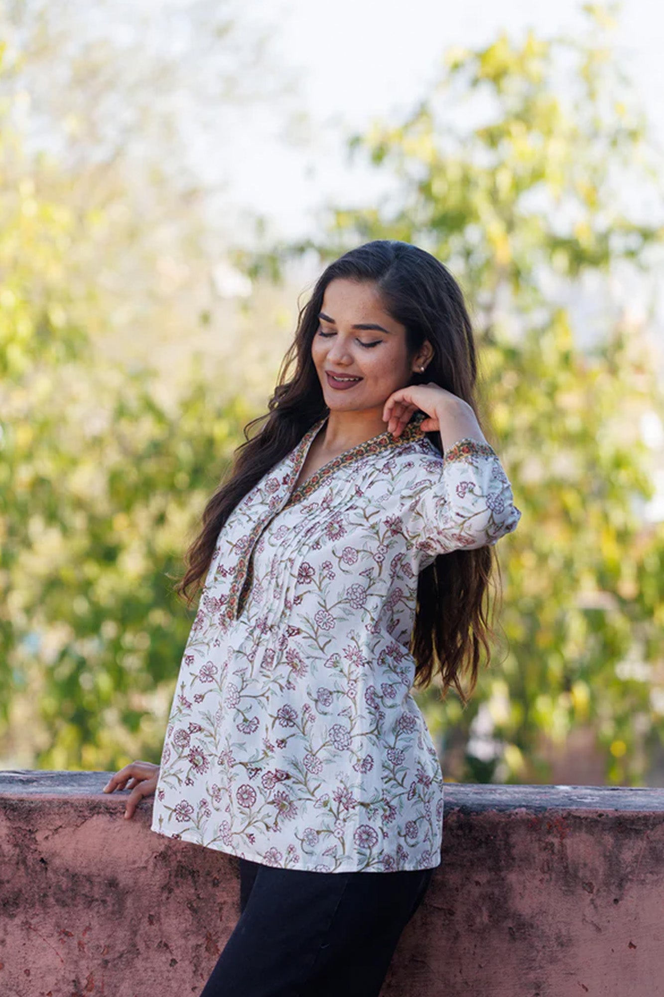 Maroon Floral Jaal Arless Top