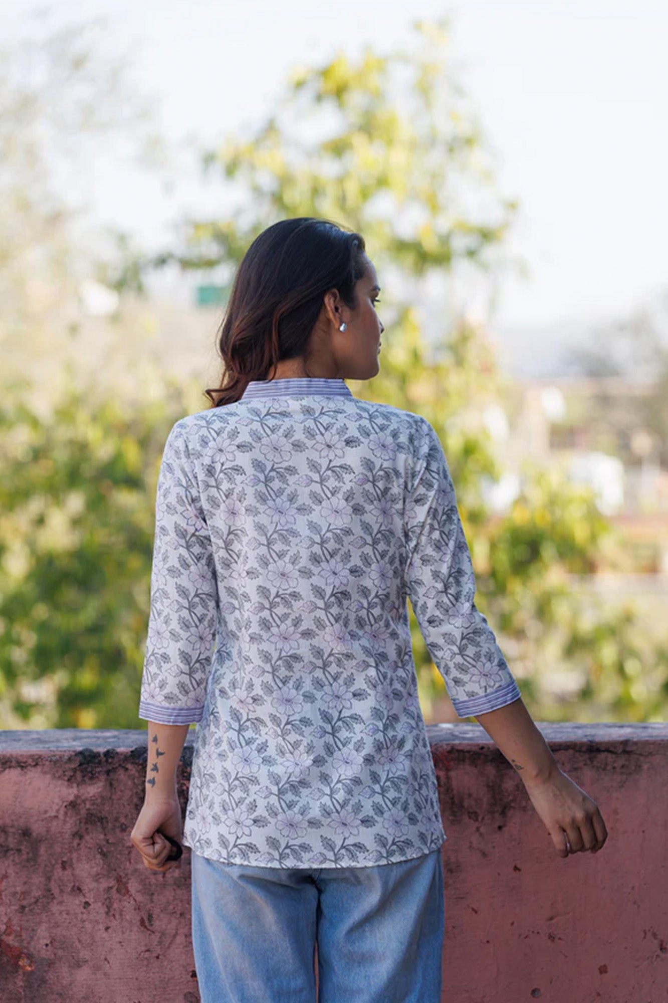 Grey Floral Jaal Arless Top