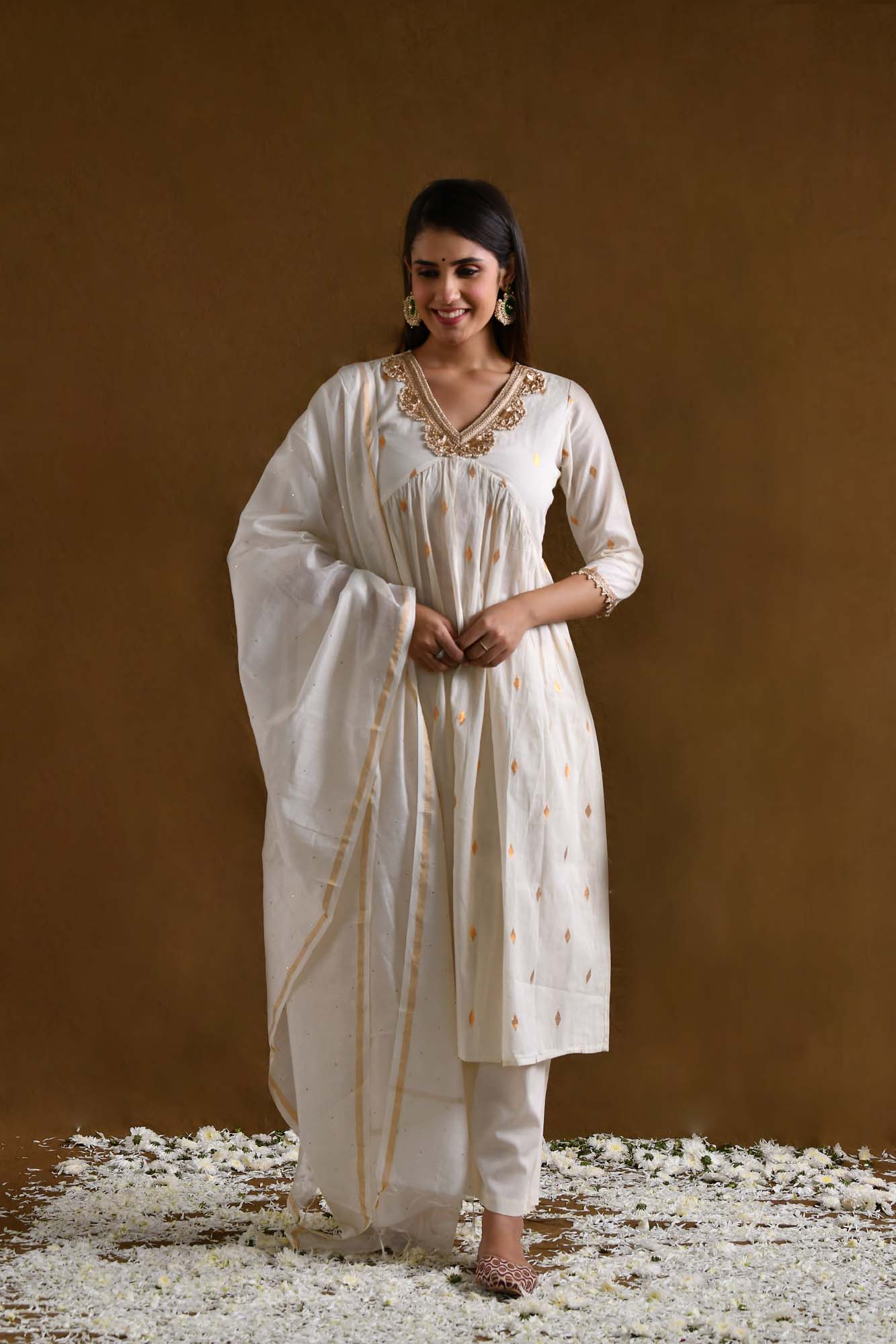 Ruhi Tilak Zari Suit Set of 3