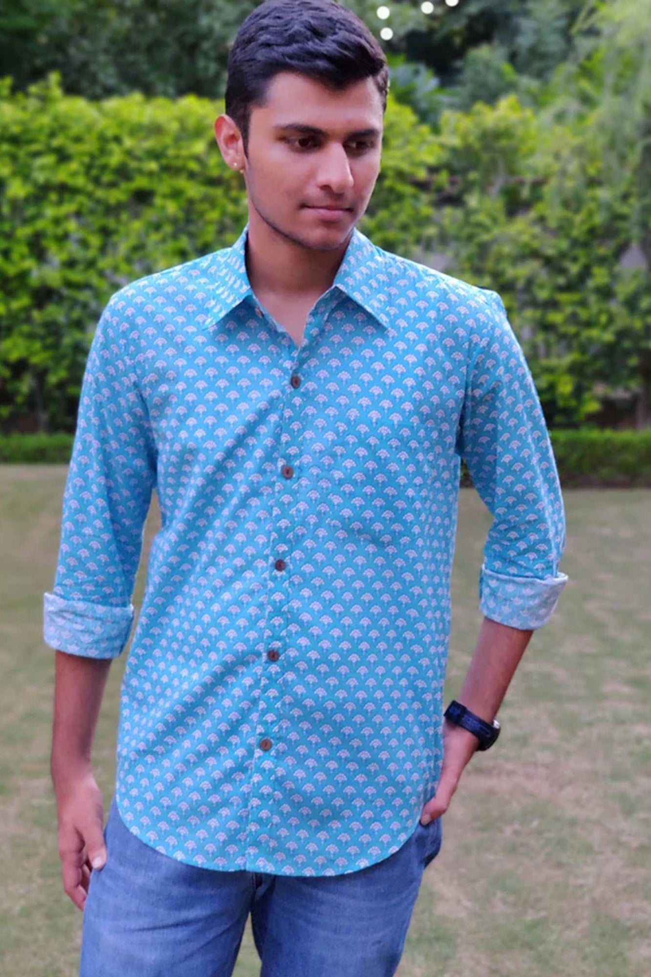 Men White Booti on Blue Full Sleeves Shirt