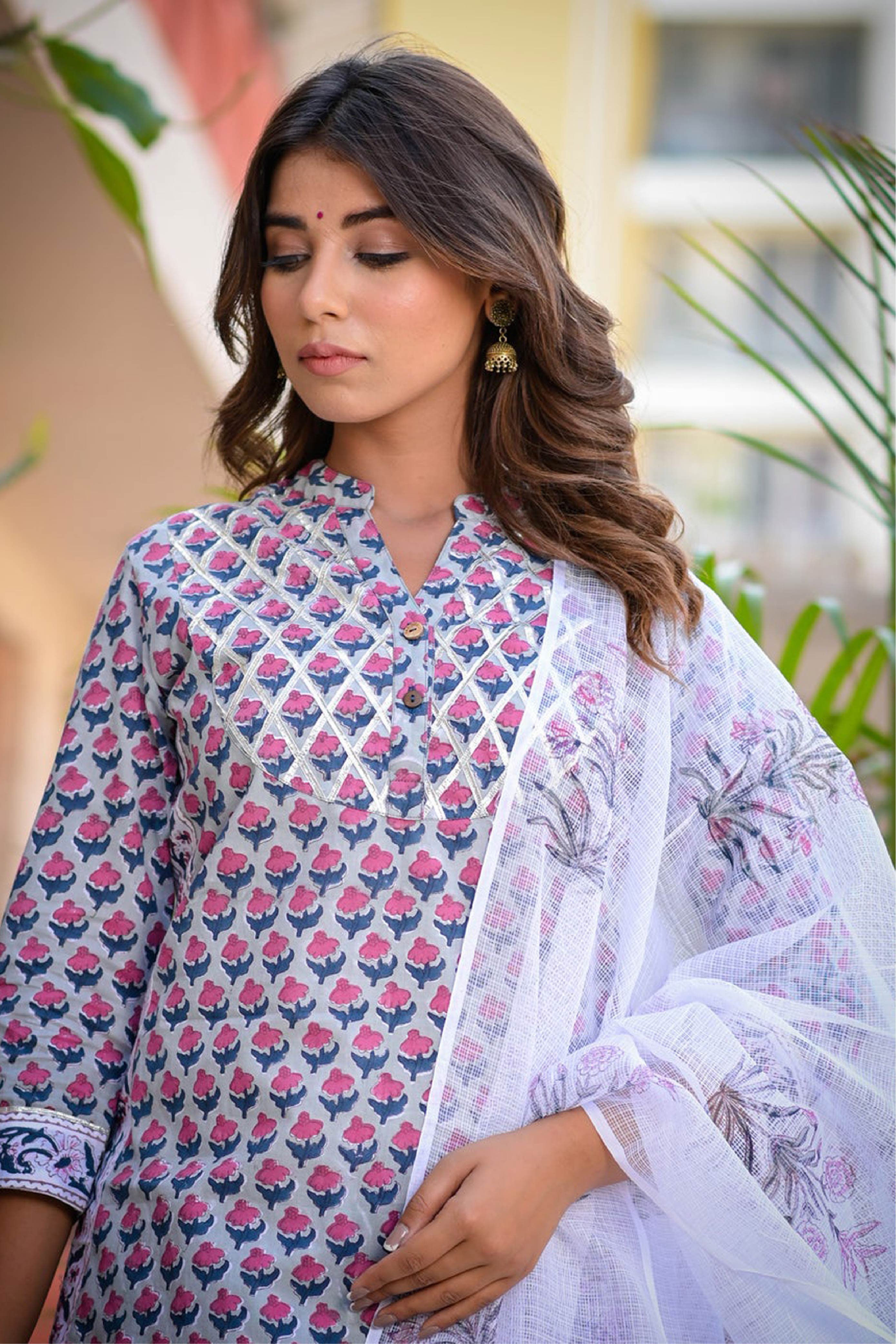 Women Grey Embellished Kurta Set - Set of 3