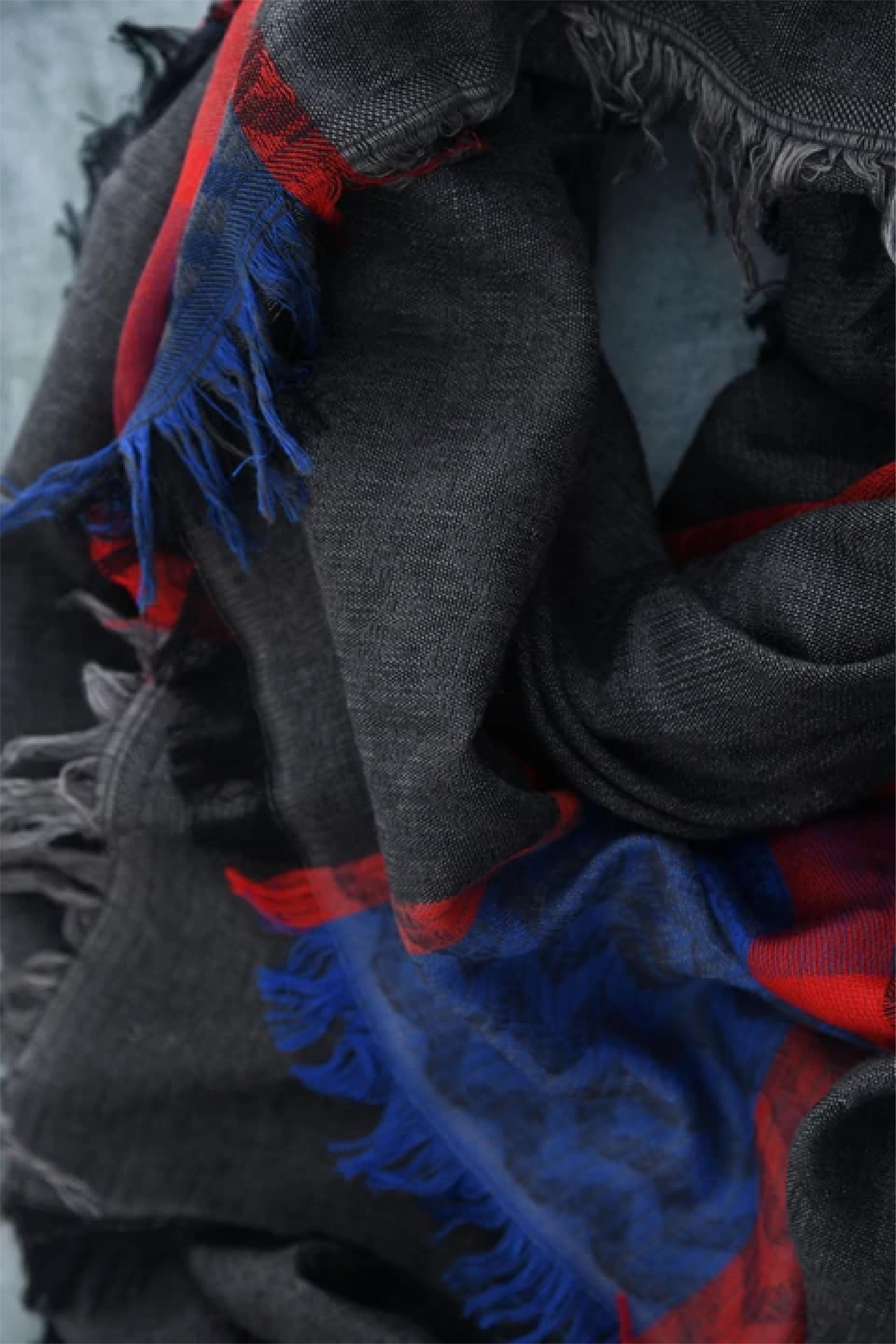 Men Unisex Self Textured Scarf