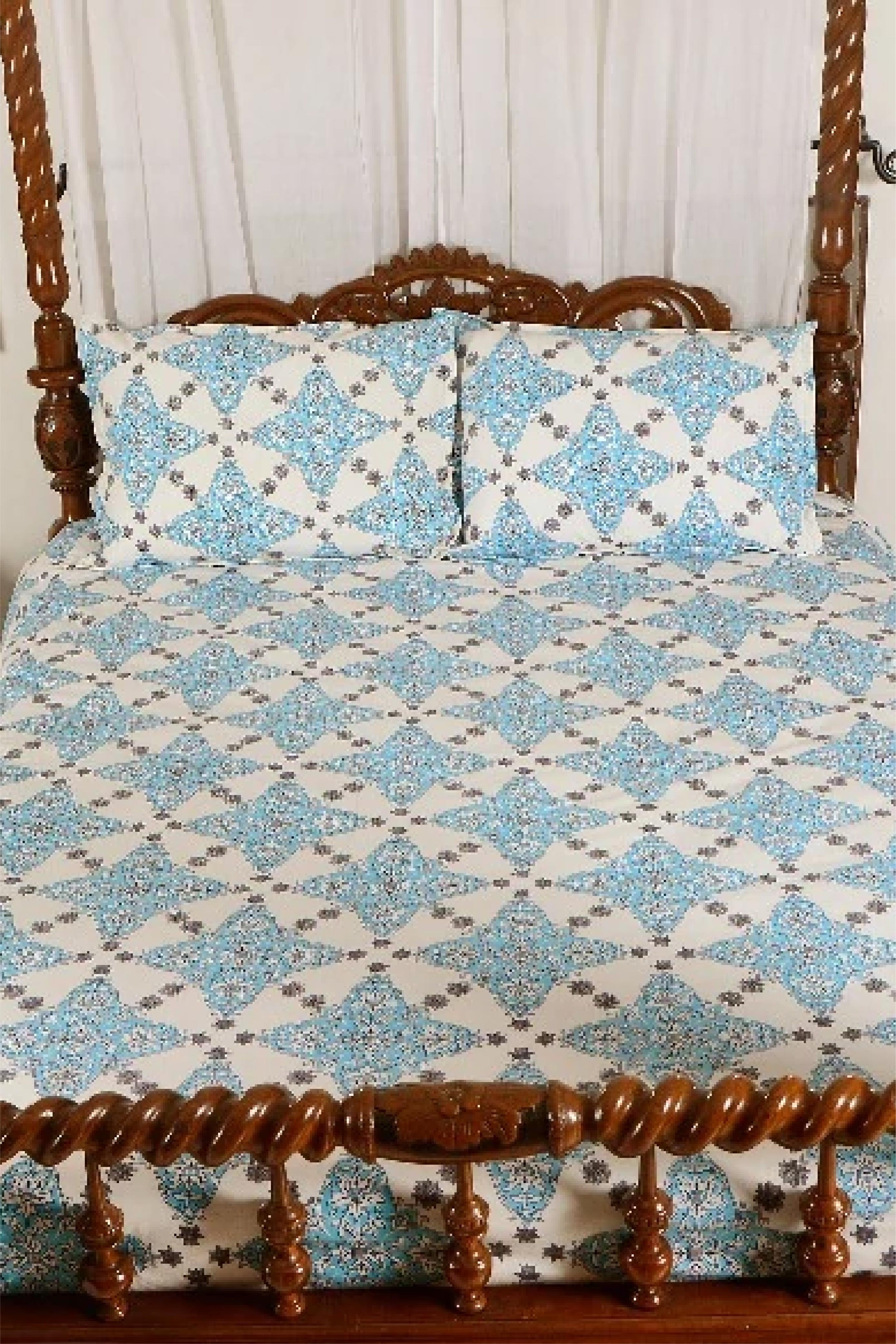Pyramid World - Bed Sheet