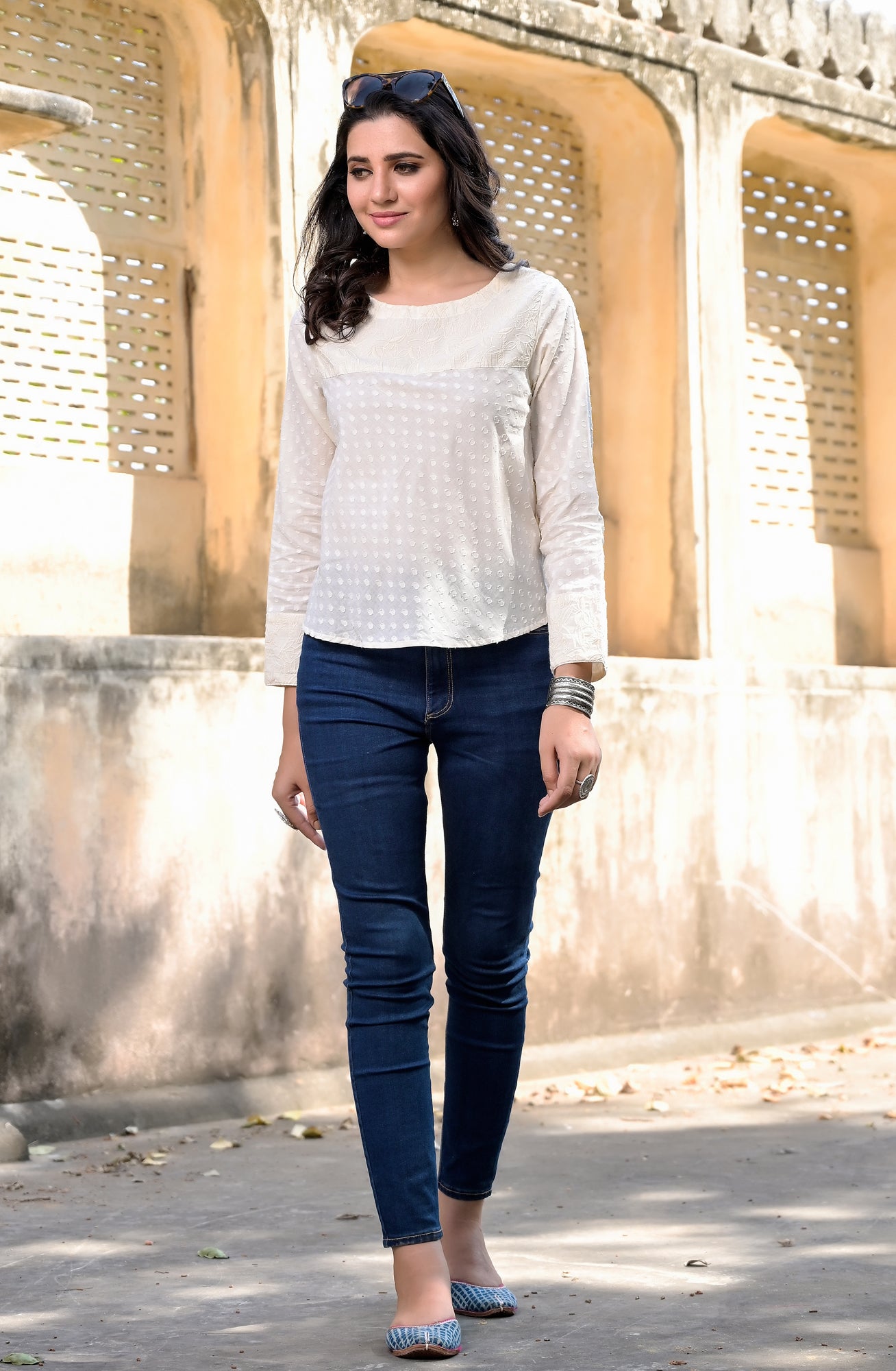 Women Top Flare Chicken Embroidery