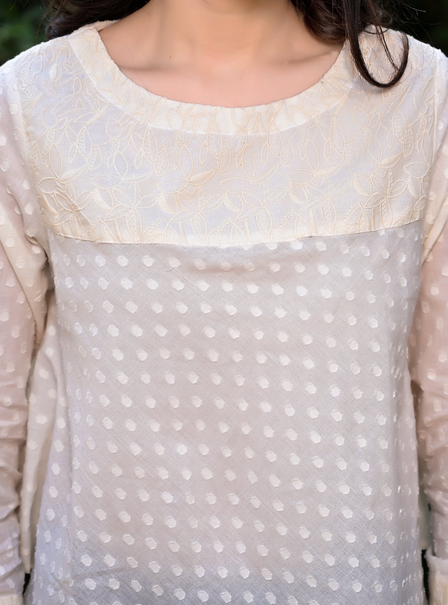 Women Top Flare Chicken Embroidery