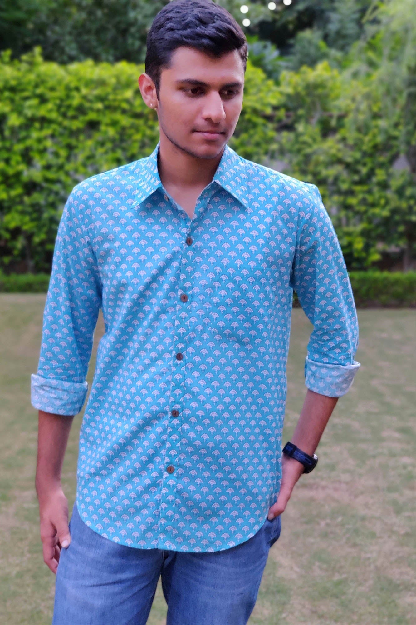 Men White Booti on Blue Full Sleeves Shirt